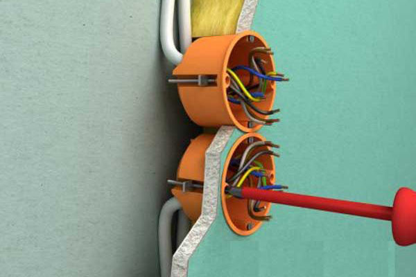 Особенности установки розеток в гипсокартонные стены